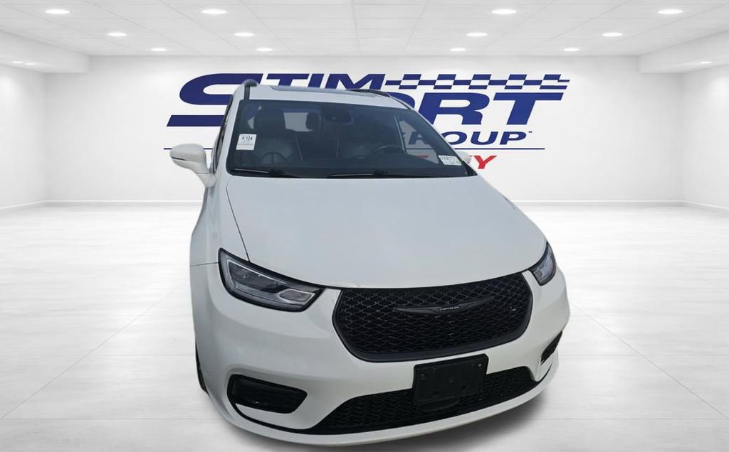 Used 2021 Chrysler Pacifica Limited w/ S Appearance Package image 2