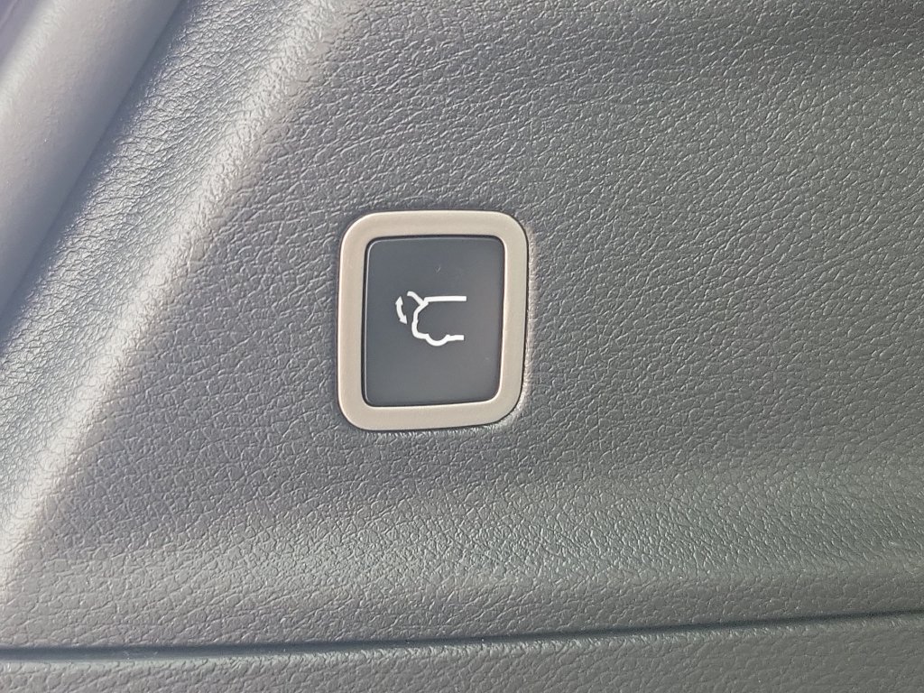 Used 2025 Chrysler Pacifica Limited FWD image 36