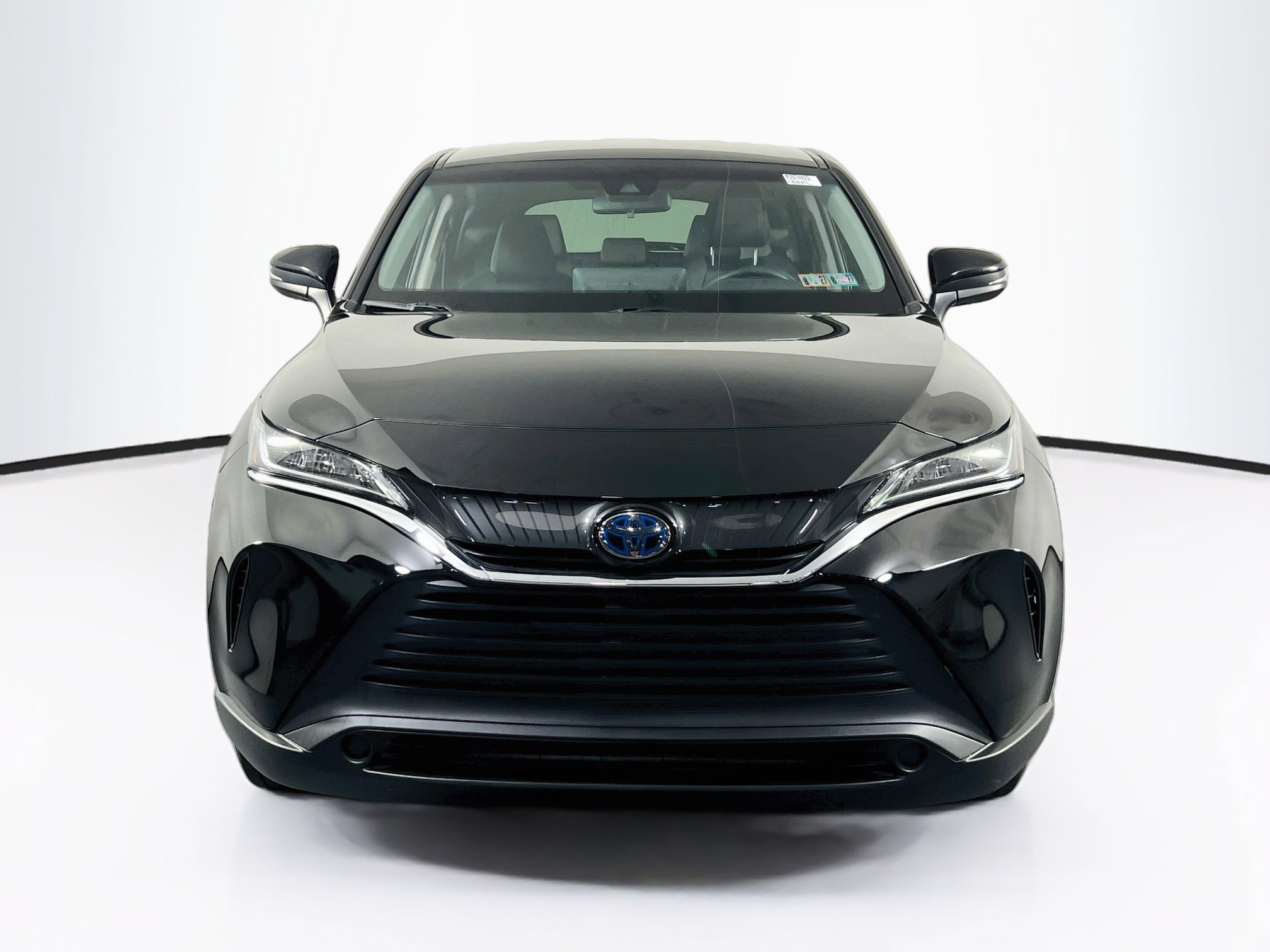 Used 2021 Toyota Venza LE AWD/4WD image 2