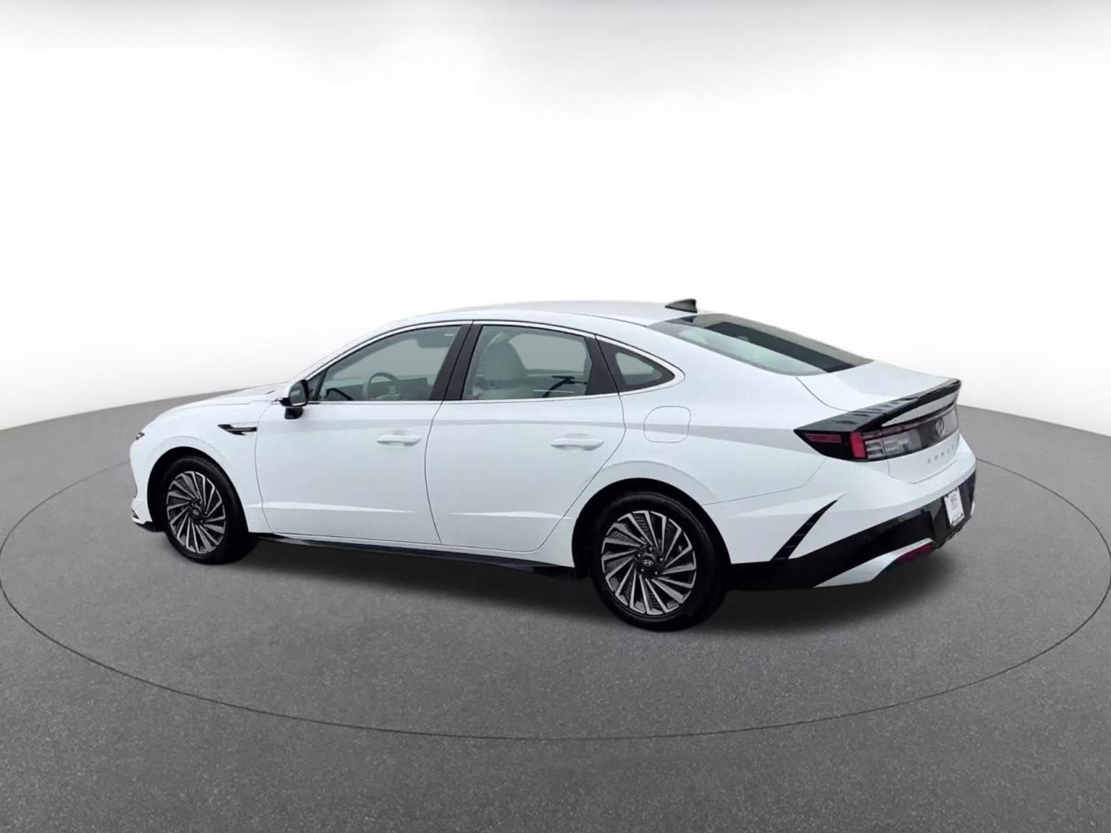 Used 2025 Hyundai Sonata SEL FWD image 10