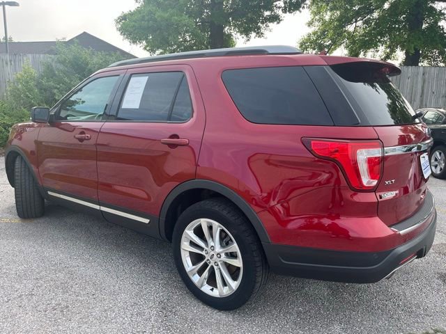 Used 2018 Ford Explorer XLT w/ Equipment Group 202A AWD/4WD image 4