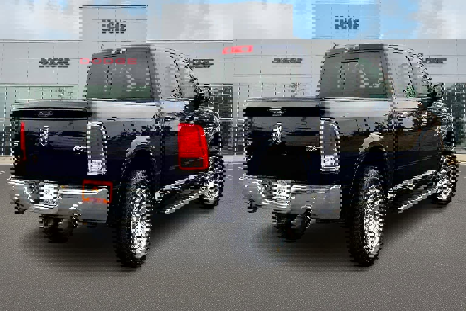 Used 2016 RAM 1500 Laramie w/ Convenience Group image 23