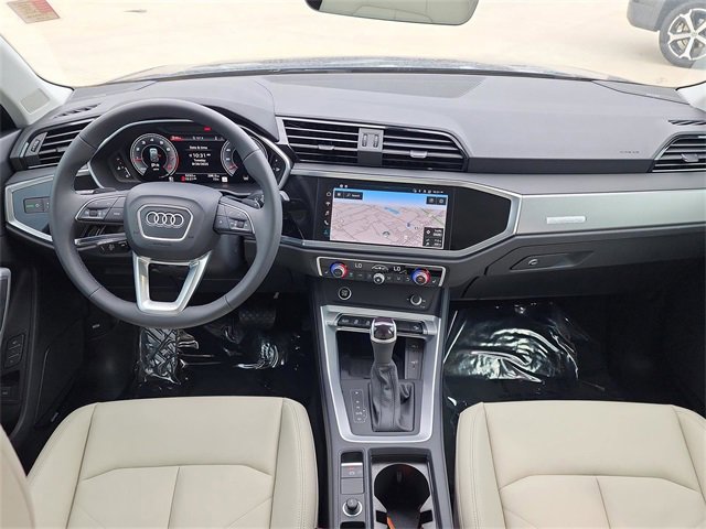 Certified 2025 Audi Q3 2.0T Premium Plus image 11