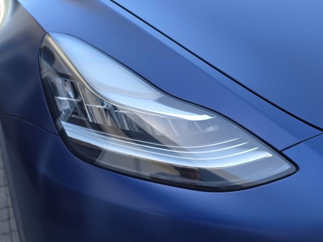 Used 2022 Tesla Model Y Long Range image 10
