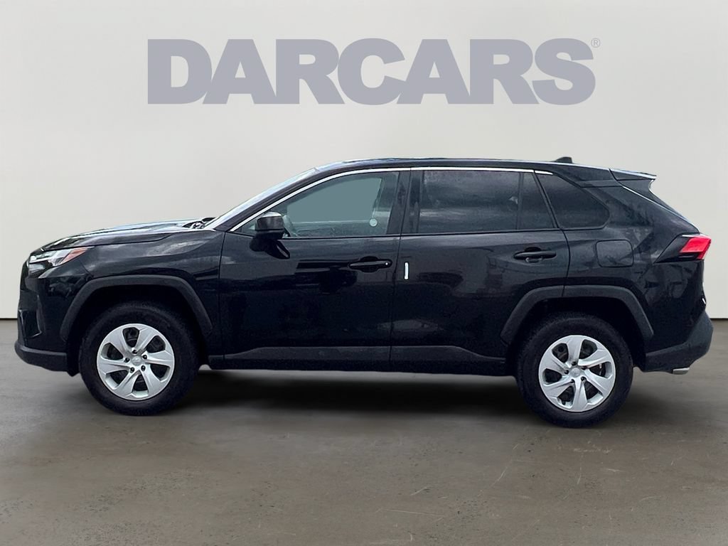 Used 2025 Toyota RAV4 LE AWD/4WD image 4