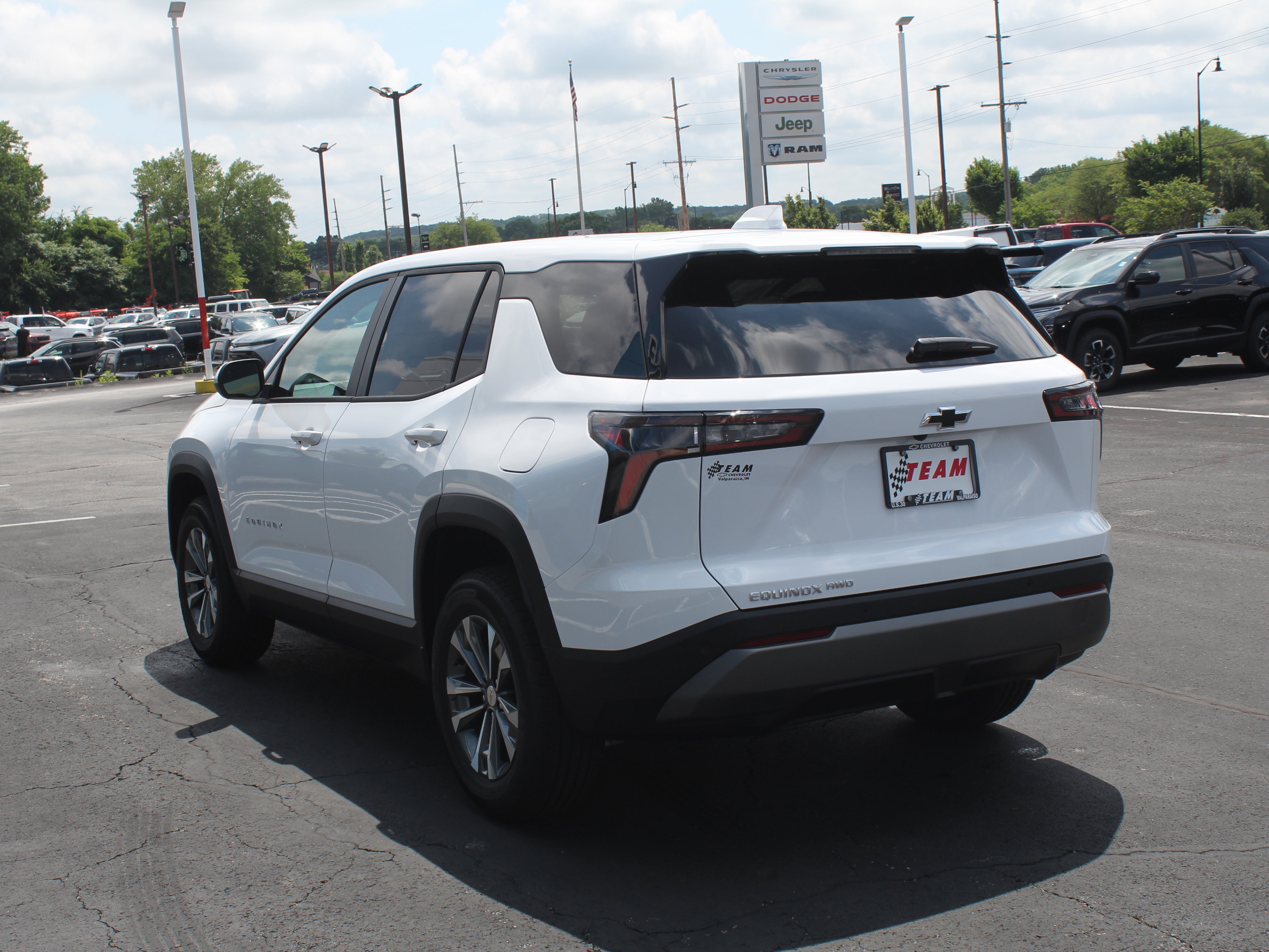 New 2027 Chevrolet Equinox LT AWD/4WD image 5