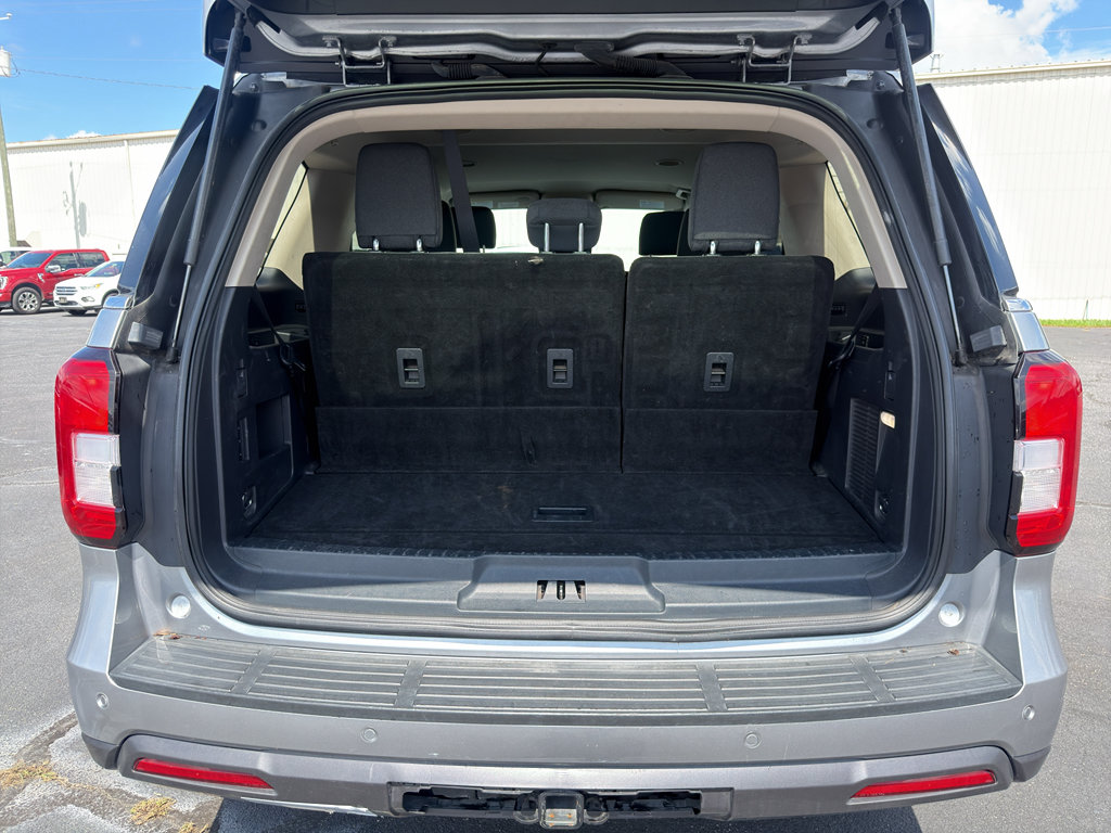 Used 2024 Ford Expedition XLT AWD/4WD image 9