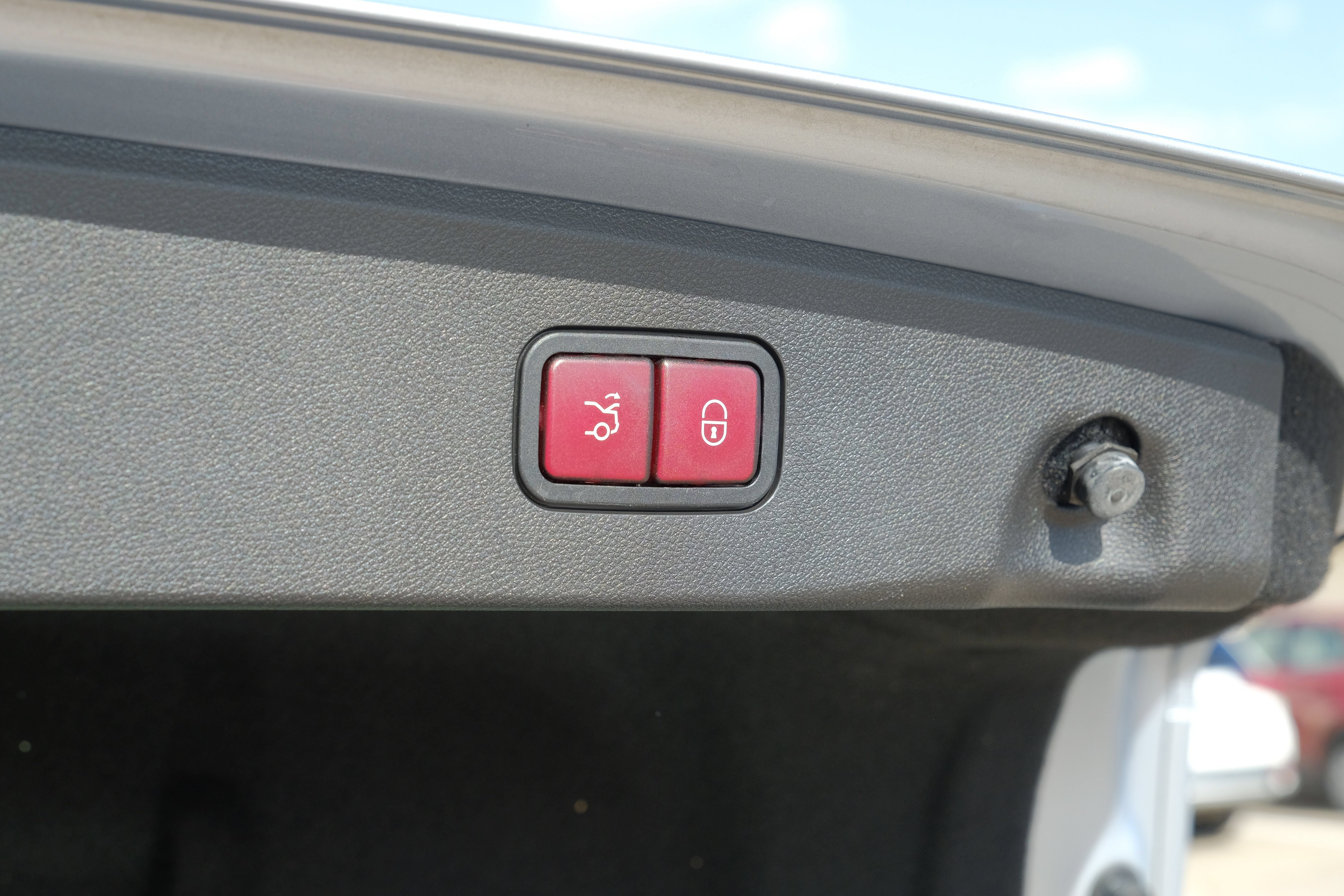 Used 2014 Mercedes-Benz E 550 4MATIC Sedan w/ Premium 1 Package image 61