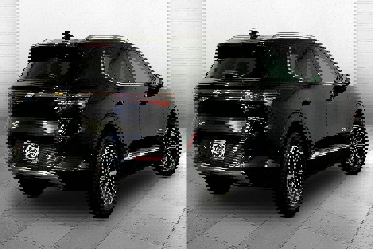 Used 2025 Chevrolet Equinox EV LT image 13