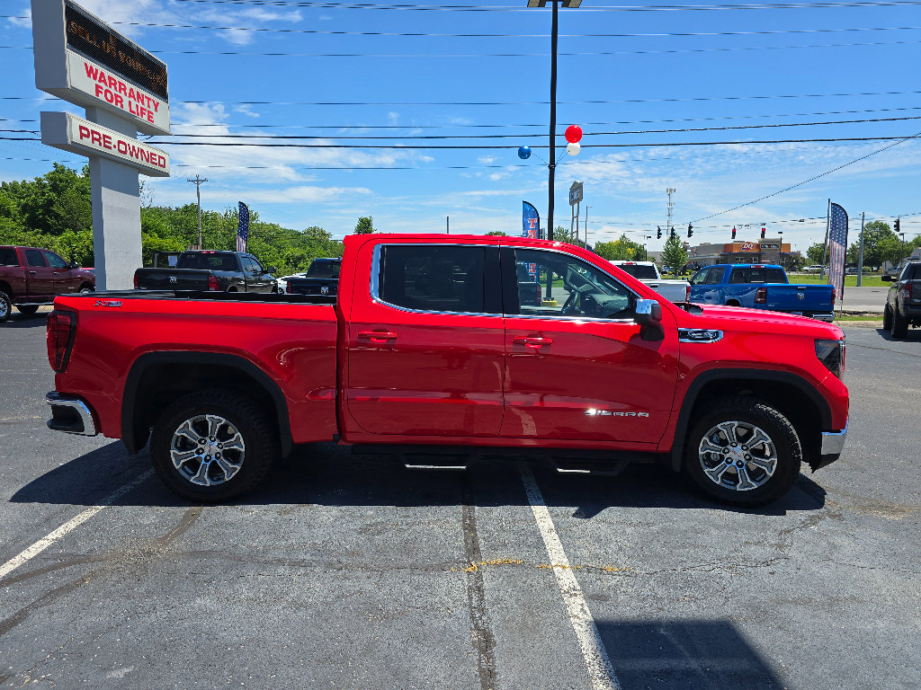 Used 2025 GMC Sierra 1500 SLE AWD/4WD image 7