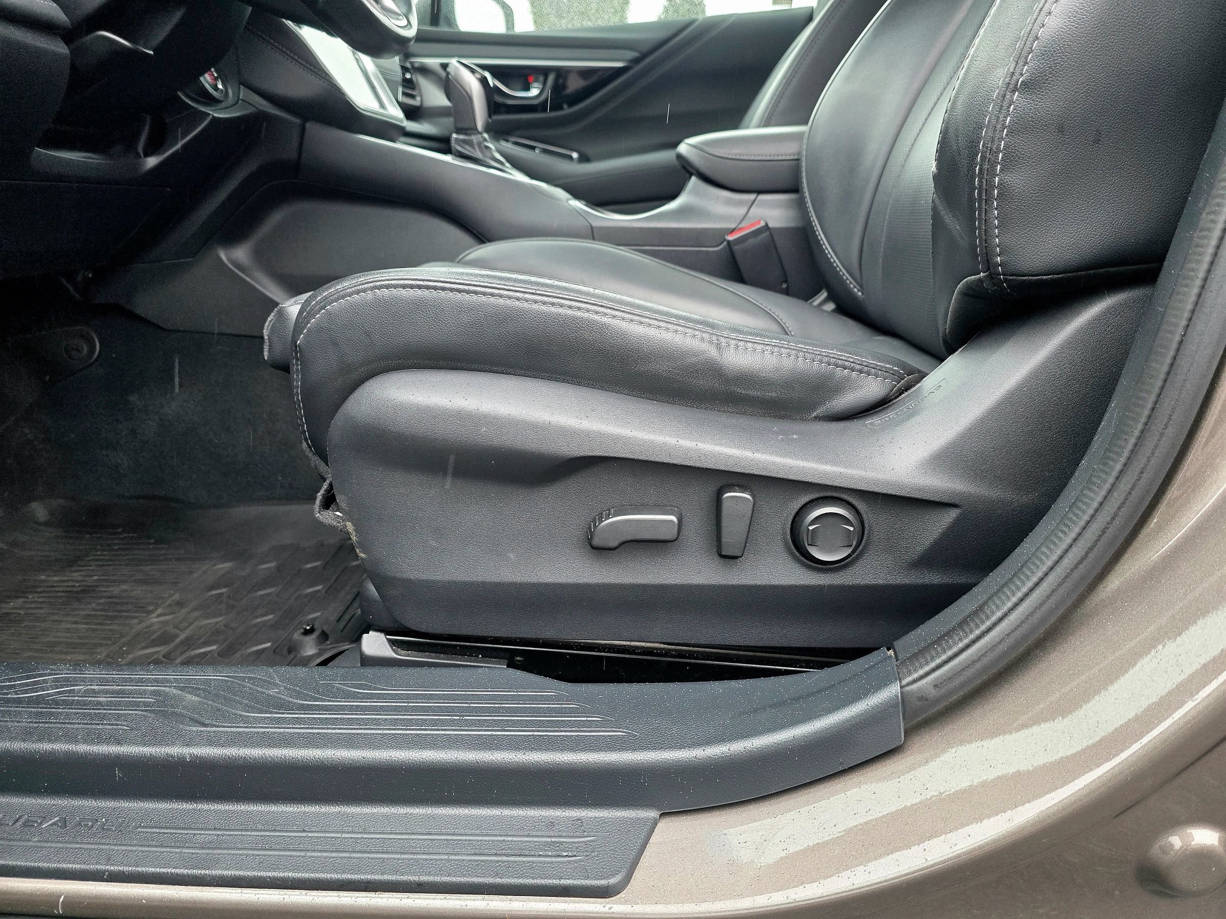 Used 2022 Subaru Outback Limited AWD/4WD image 32