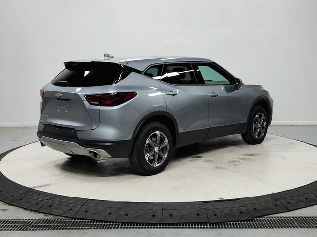 Used 2025 Chevrolet Blazer LT FWD image 8