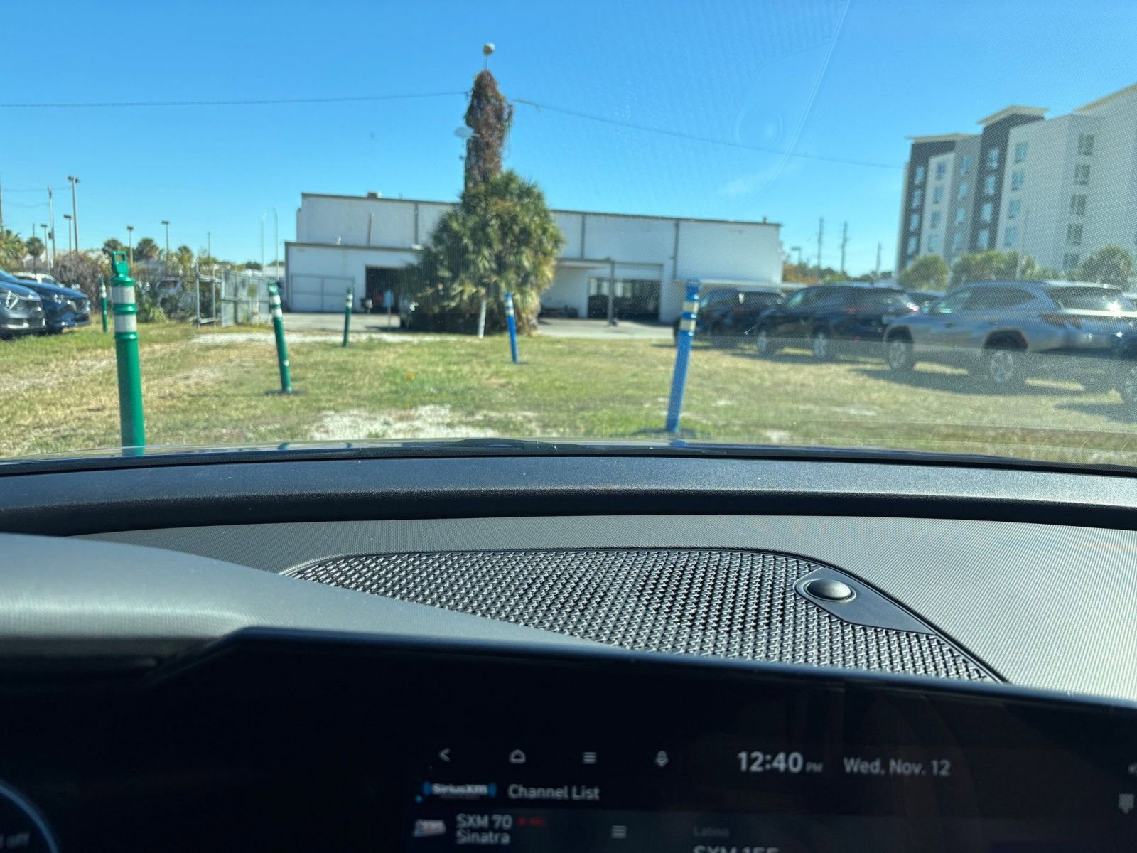 Used 2025 Hyundai Elantra Limited image 18