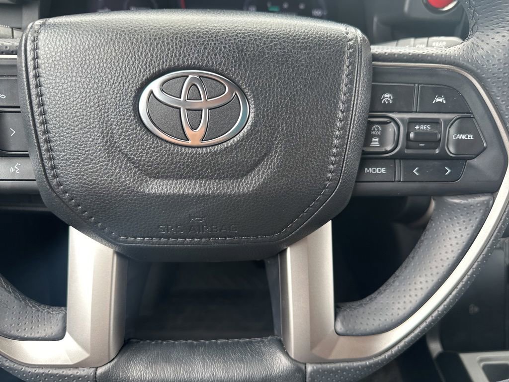 Certified 2025 Toyota 4Runner TRD Off-Road Premium AWD/4WD image 14