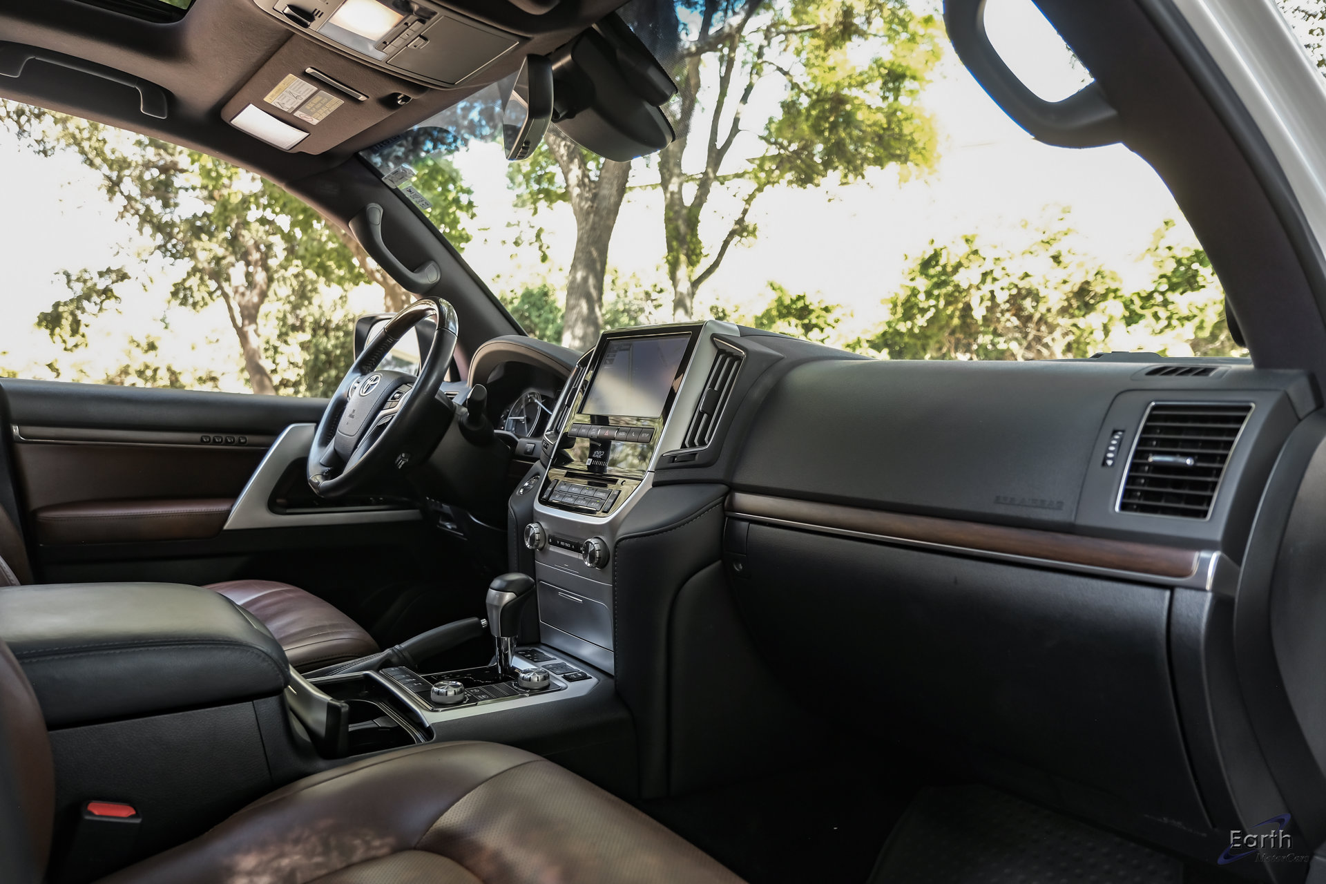 Used 2020 Toyota Land Cruiser AWD/4WD image 40