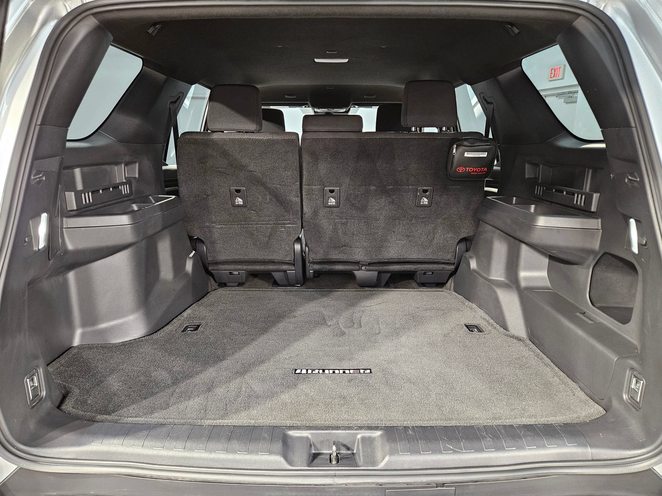 Used 2025 Toyota 4Runner SR5 AWD/4WD image 18