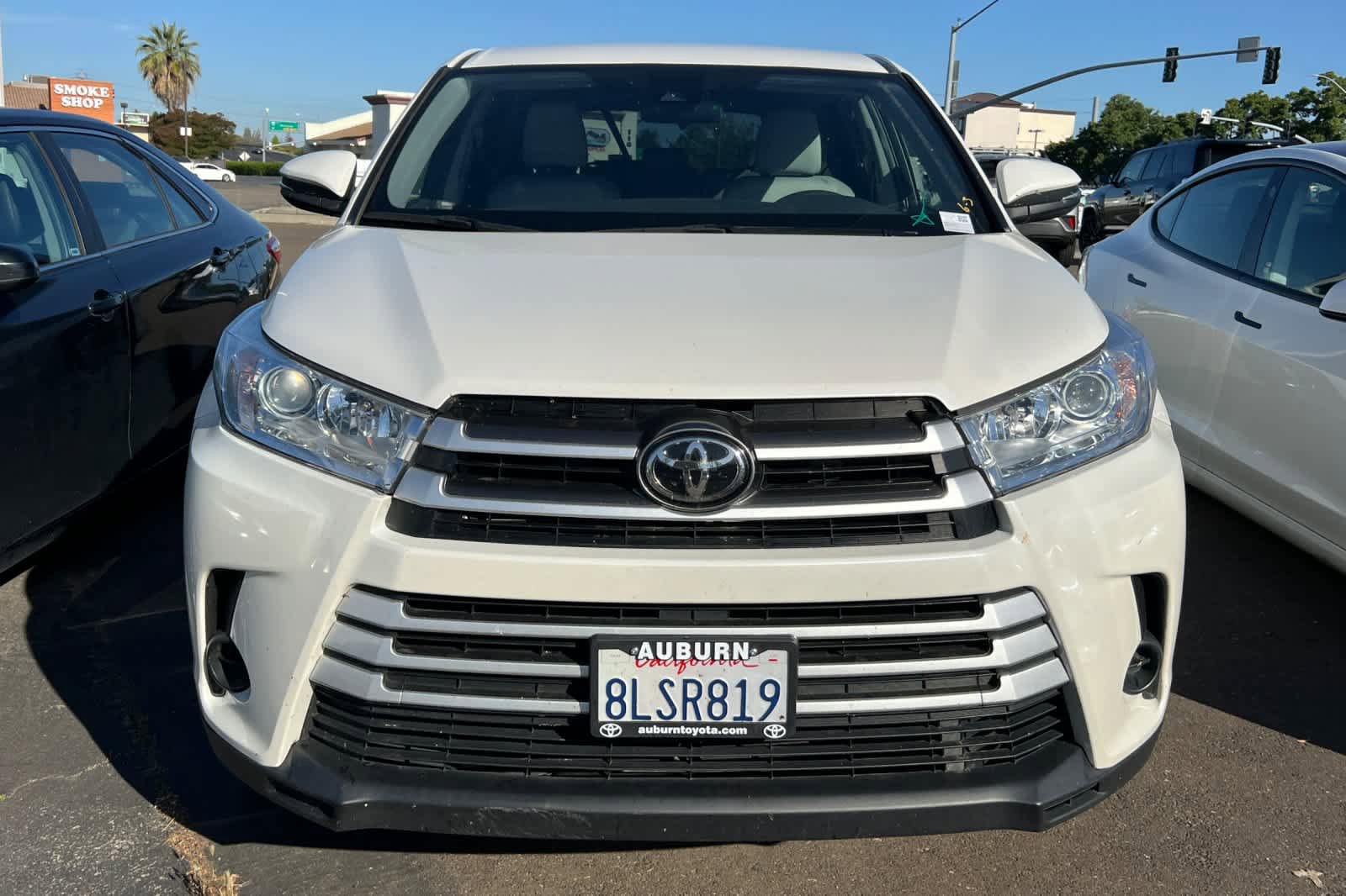 Used 2019 Toyota Highlander LE AWD/4WD image 2
