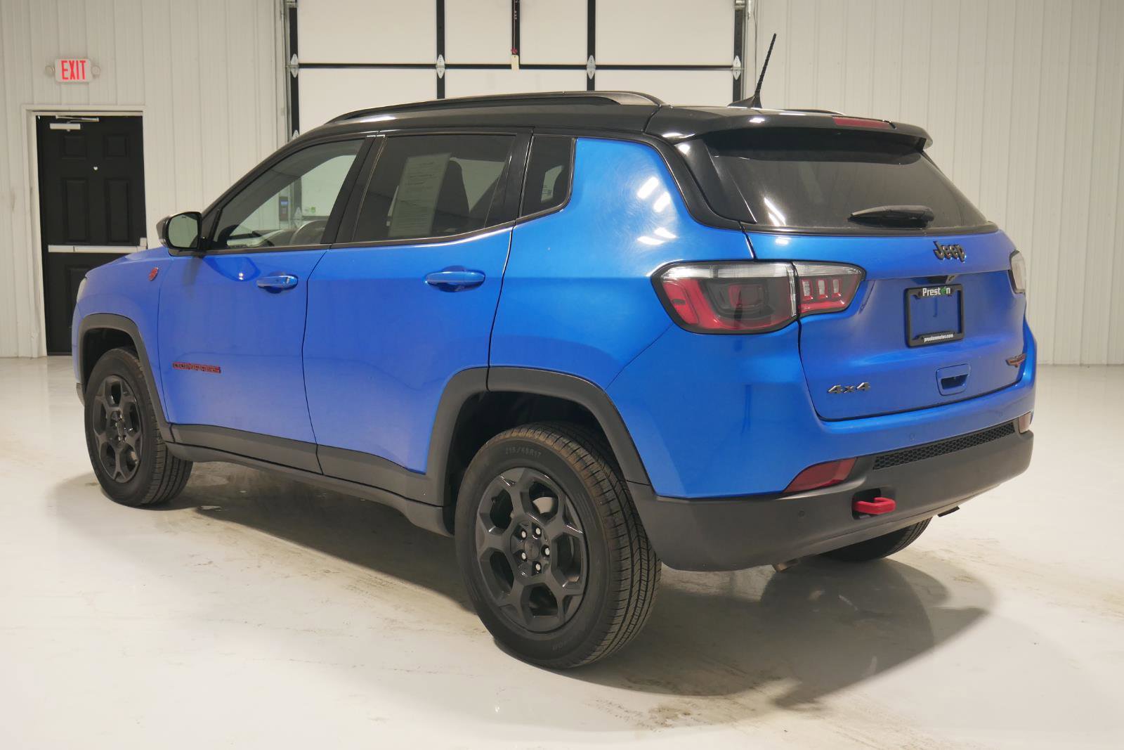 Used 2023 Jeep Compass Trailhawk image 7
