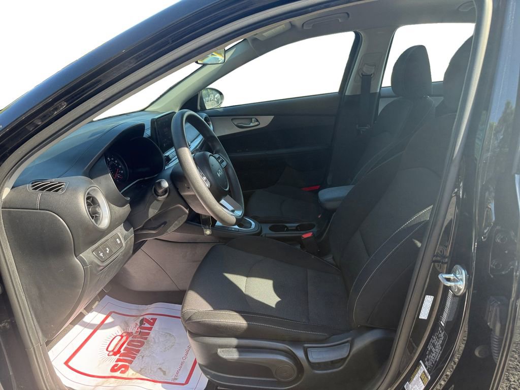 Used 2024 Kia Forte LXS w/ LXS Technology Package image 9