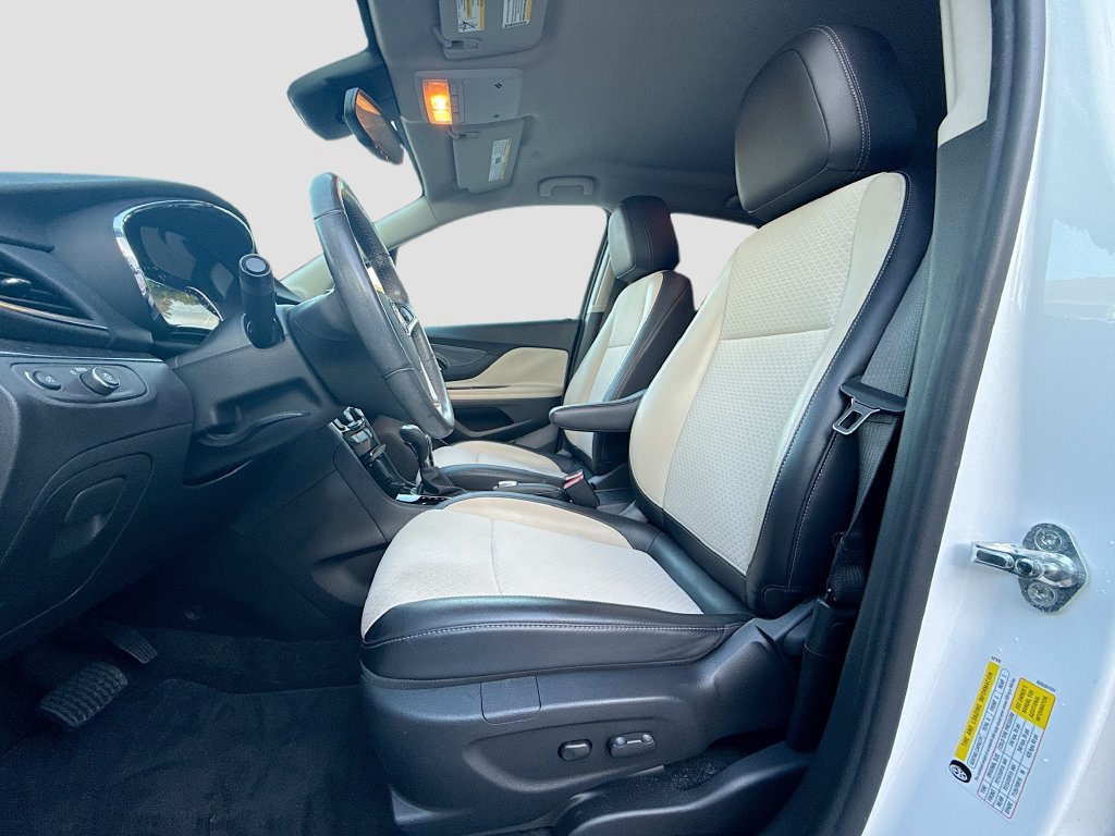 Used 2022 Buick Encore Preferred w/ Safety Package AWD/4WD image 21