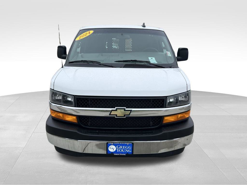 Used 2024 Chevrolet Express 2500 w/ Driver Convenience Package image 10