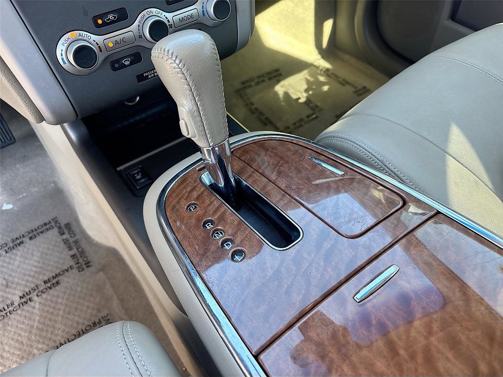 Used 2014 Nissan Murano LE w/ Platinum Edition Package image 18