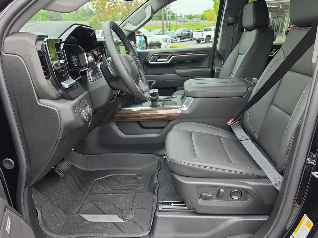 New 2026 Chevrolet Silverado 1500 RST w/ Redline Edition AWD/4WD image 23