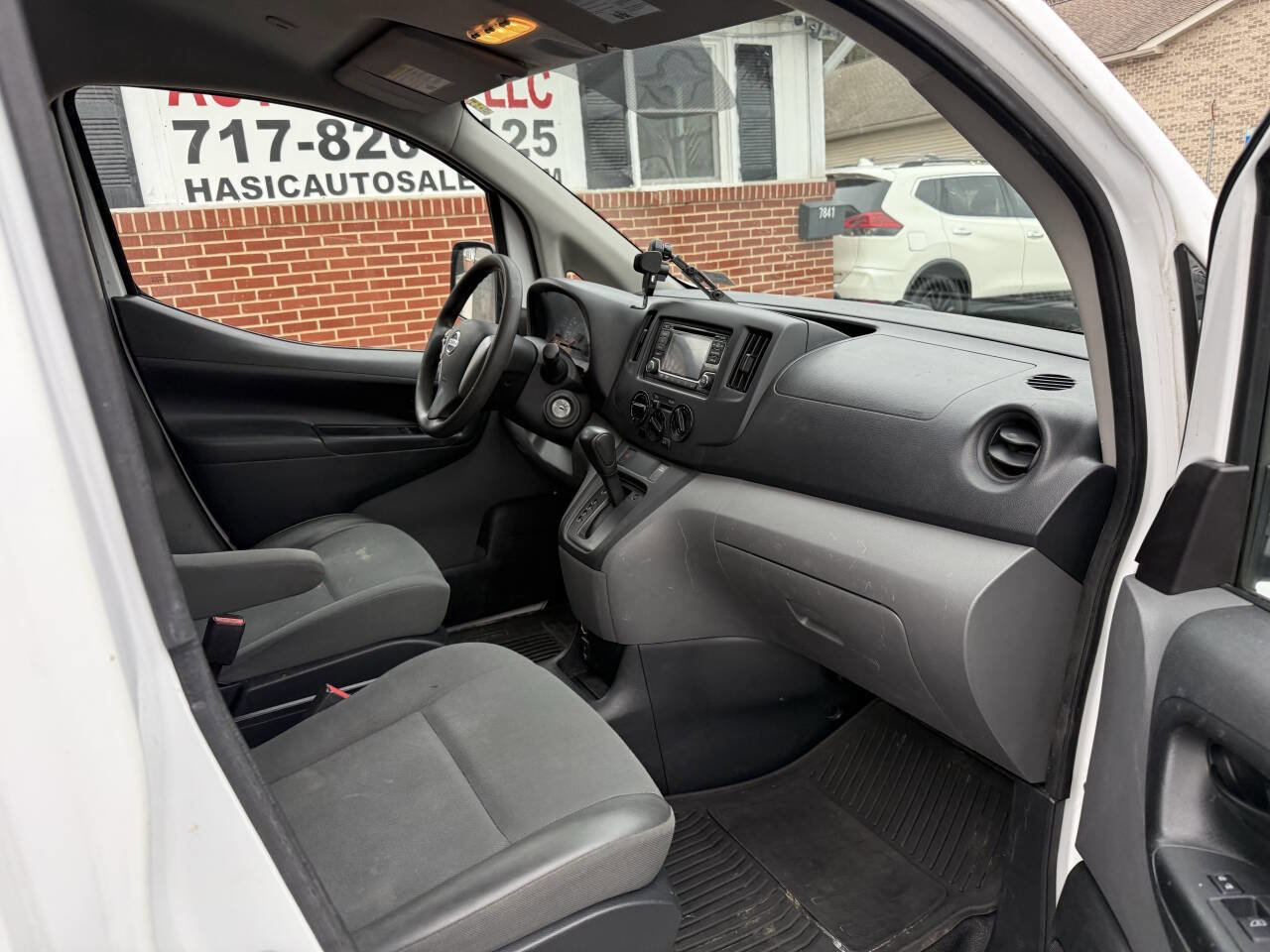Used 2019 Nissan NV200 S image 20