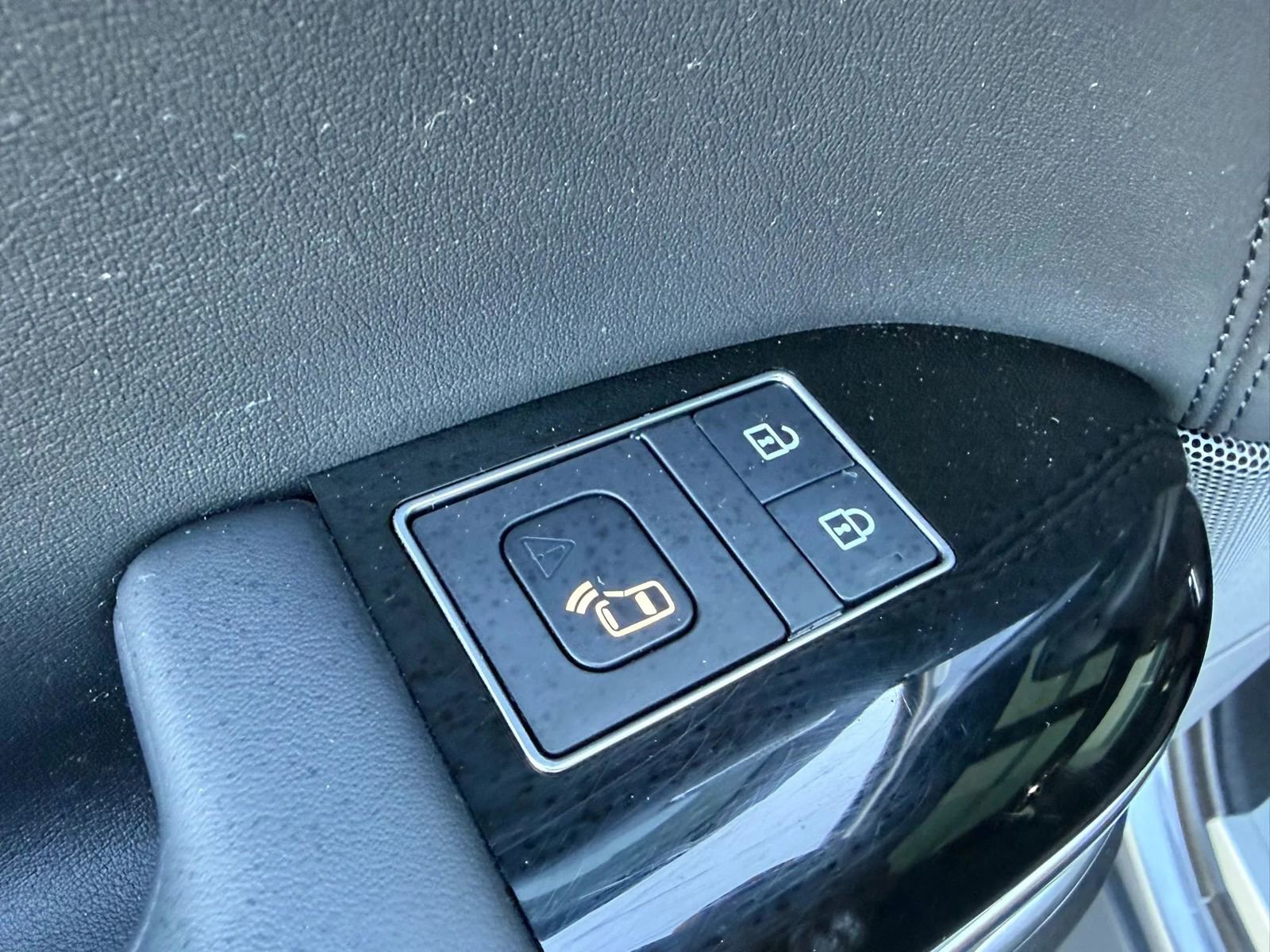 Used 2021 Land Rover Range Rover Sport HSE Silver Edition image 15