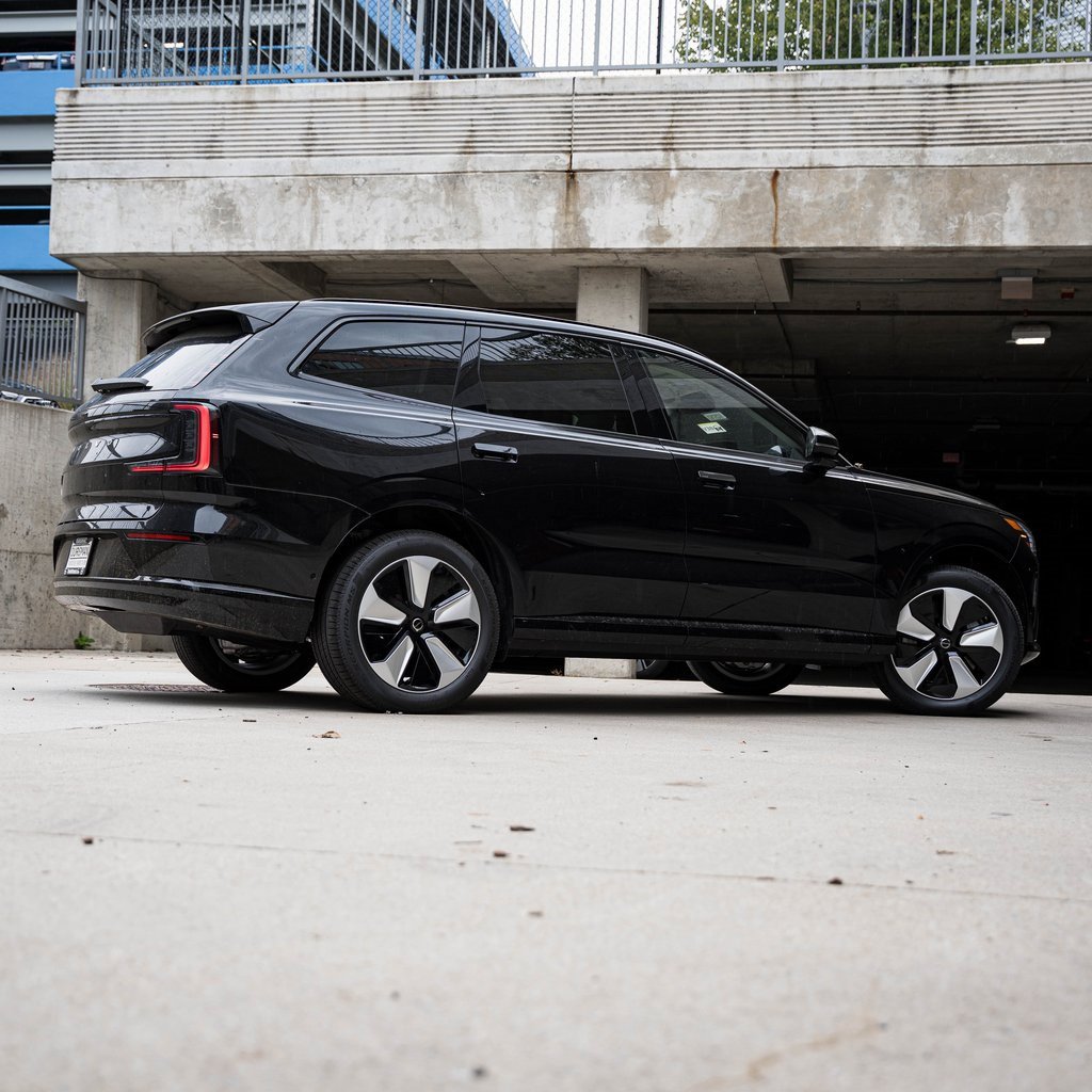 New 2025 Volvo EX90 Plus image 6