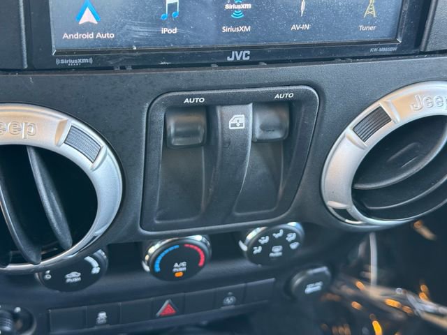 Used 2016 Jeep Wrangler Sahara w/ Connectivity Group AWD/4WD image 18