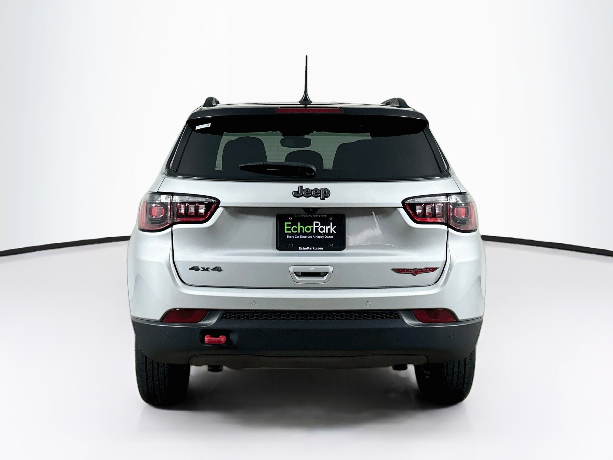 Used 2025 Jeep Compass Trailhawk AWD/4WD image 7