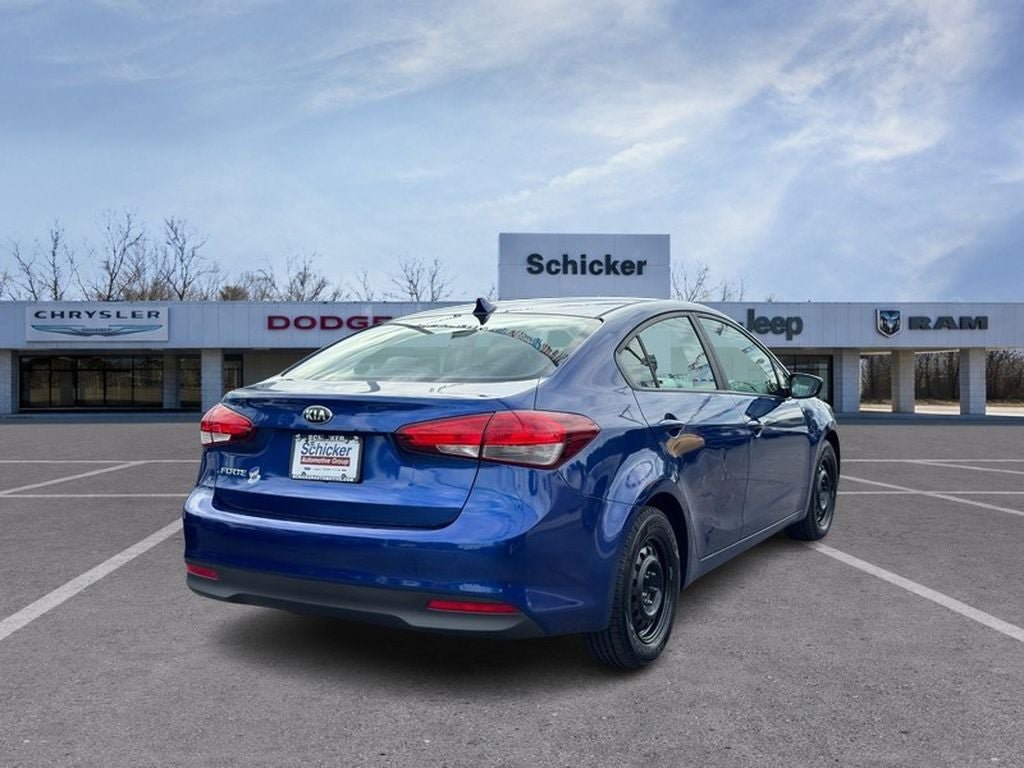 Used 2017 Kia Forte LX FWD image 3