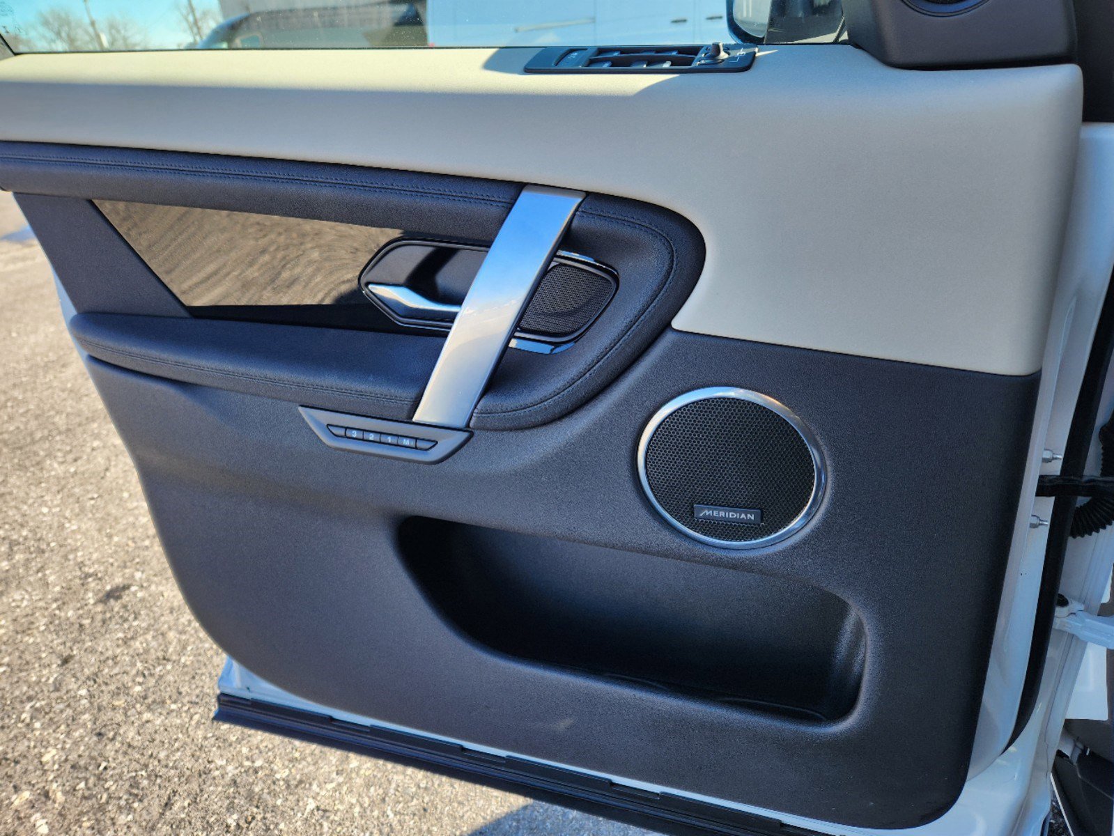 Certified 2024 Land Rover Discovery Sport S image 24