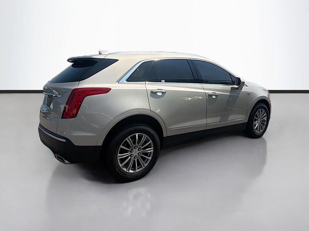 Used 2017 Cadillac XT5 Luxury w/ Driver Awareness Package FWD image 5