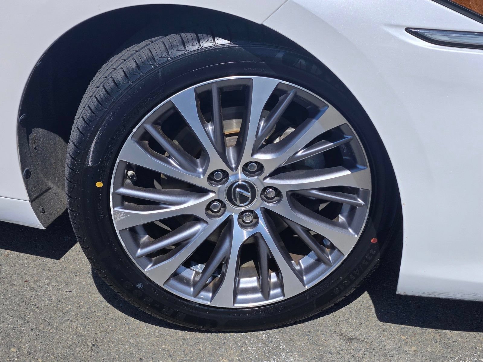 Used 2020 Lexus ES 350 w/ Premium Package FWD image 9