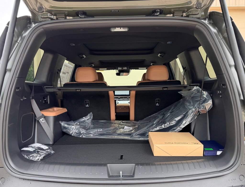 New 2026 Hyundai Santa Fe Limited FWD image 16