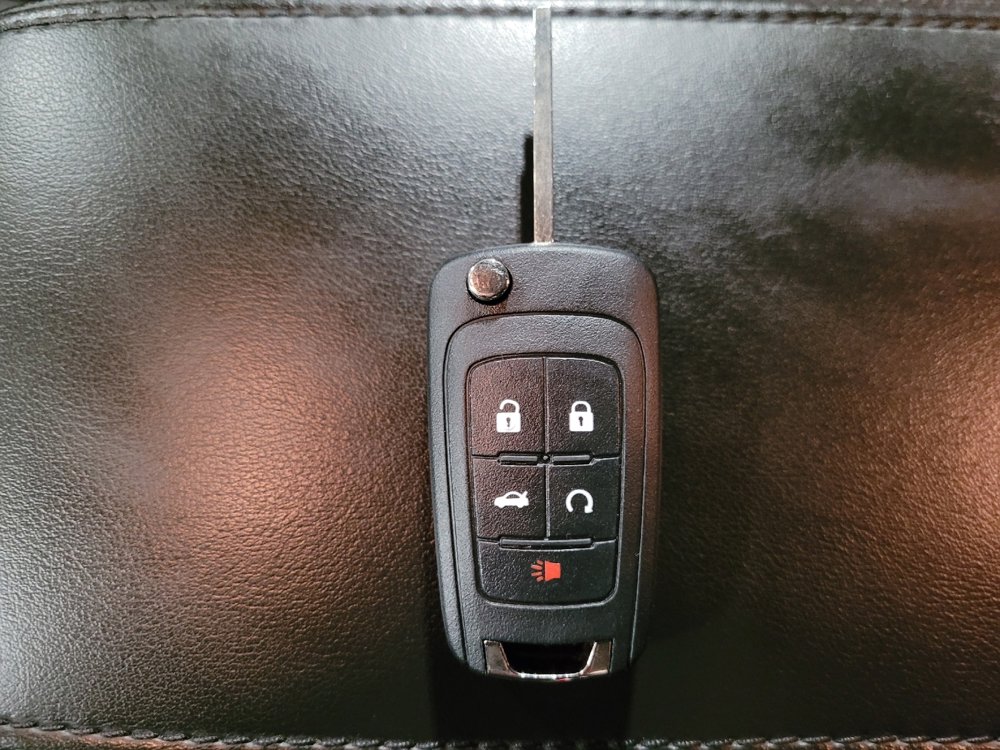 Used 2016 Chevrolet Equinox LTZ w/ Enhanced Convenience Package FWD image 32