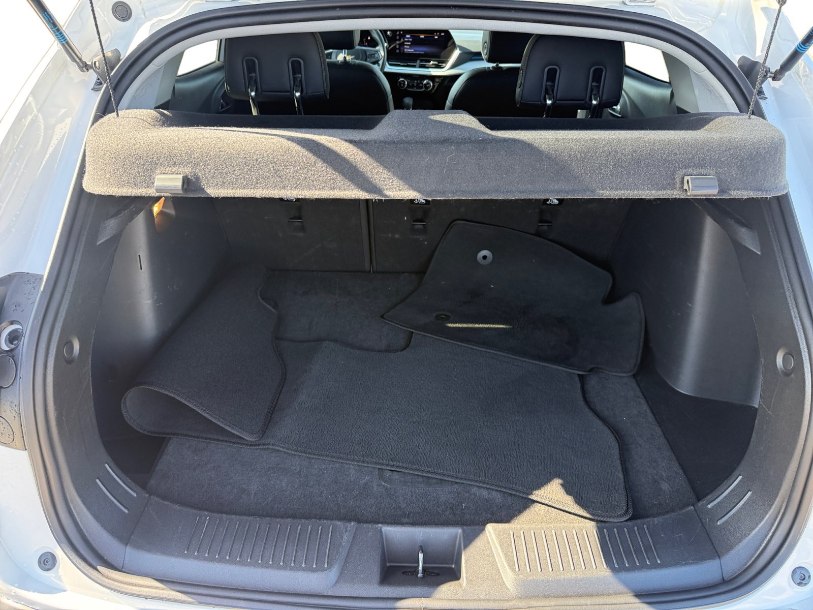 Used 2024 Chevrolet Trax LT FWD image 17