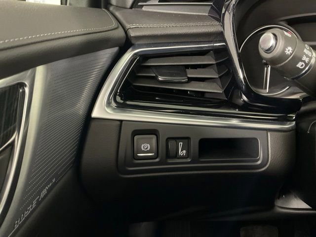 Used 2024 Cadillac XT6 Premium Luxury image 23