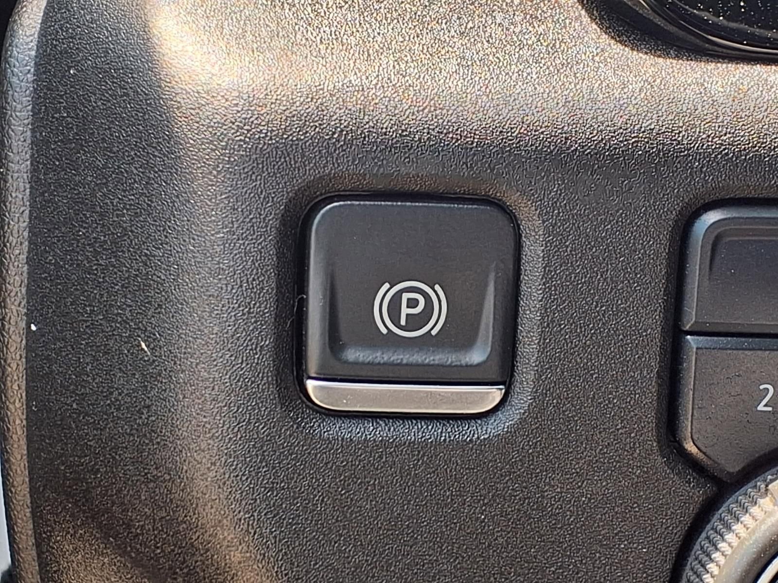 Used 2024 Chevrolet Silverado 2500 LT AWD/4WD image 8
