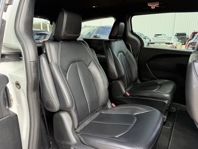 Used 2024 Chrysler Pacifica Limited FWD image 30