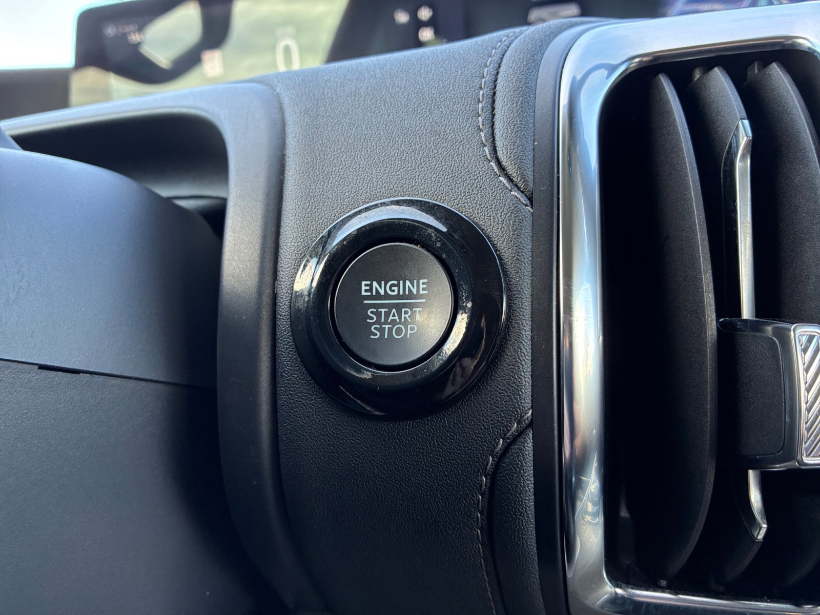 Used 2025 Ford Expedition Max Platinum AWD/4WD image 30