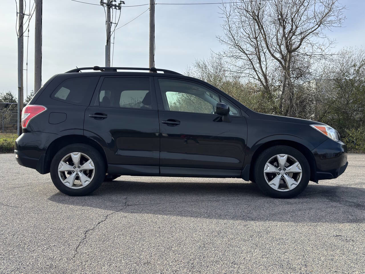 Used 2015 Subaru Forester 2.5i Premium w/ All-Weather Package image 6