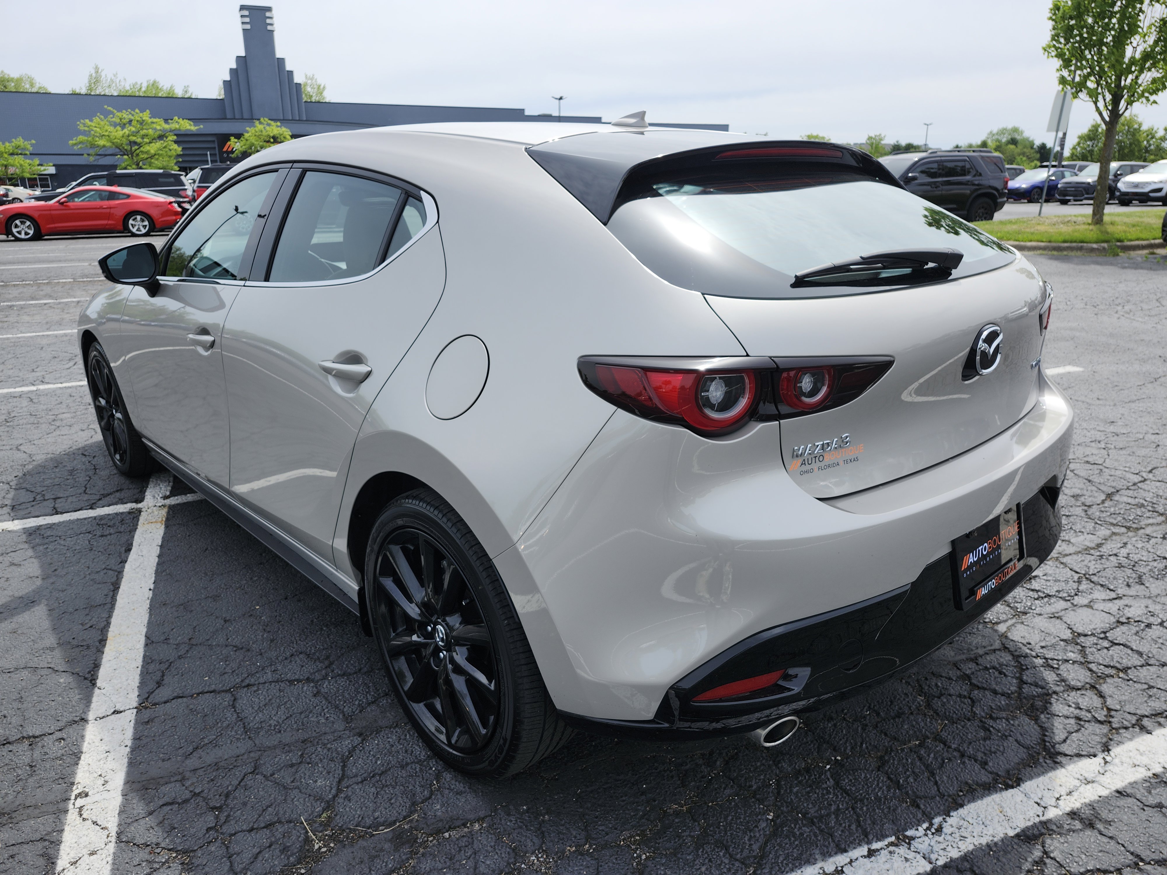 Used 2025 MAZDA MAZDA3 2.5 S Hatchback w/ Premium Pkg FWD image 16