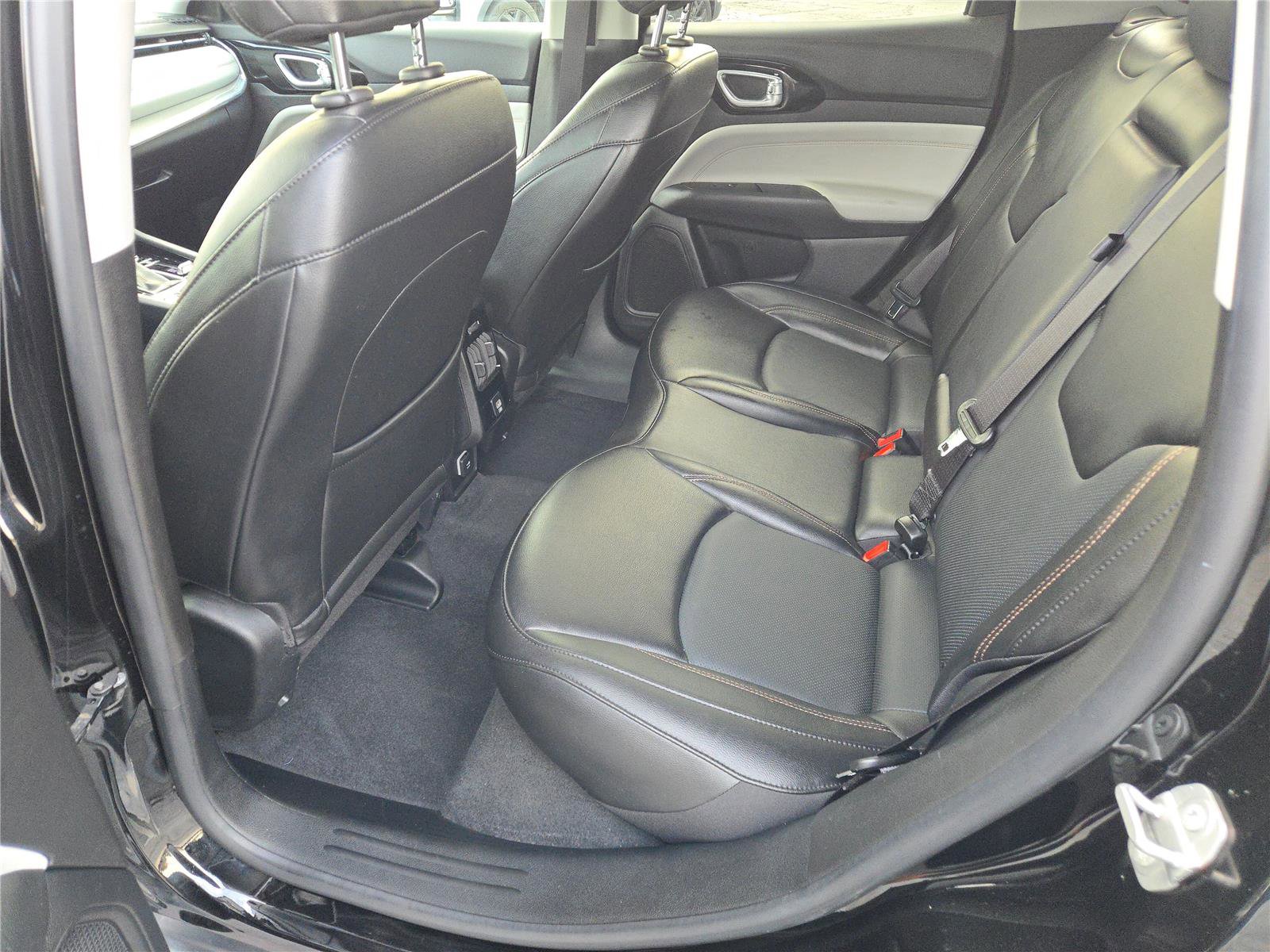 Used 2022 Jeep Compass Limited image 20