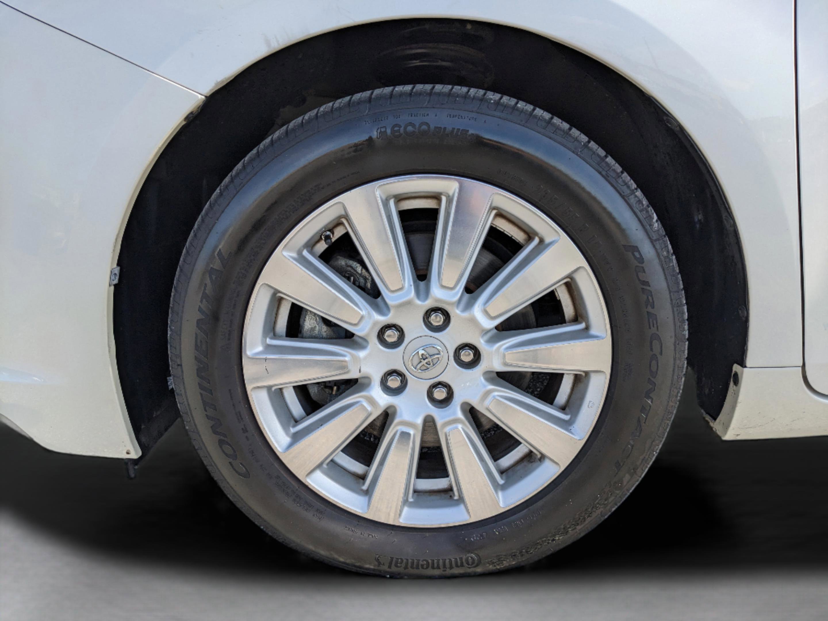 Used 2017 Toyota Sienna Limited image 11