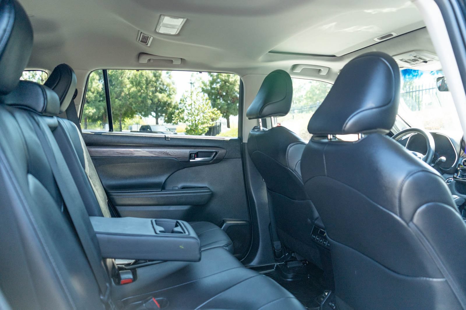 Certified 2025 Toyota Highlander Limited FWD image 20