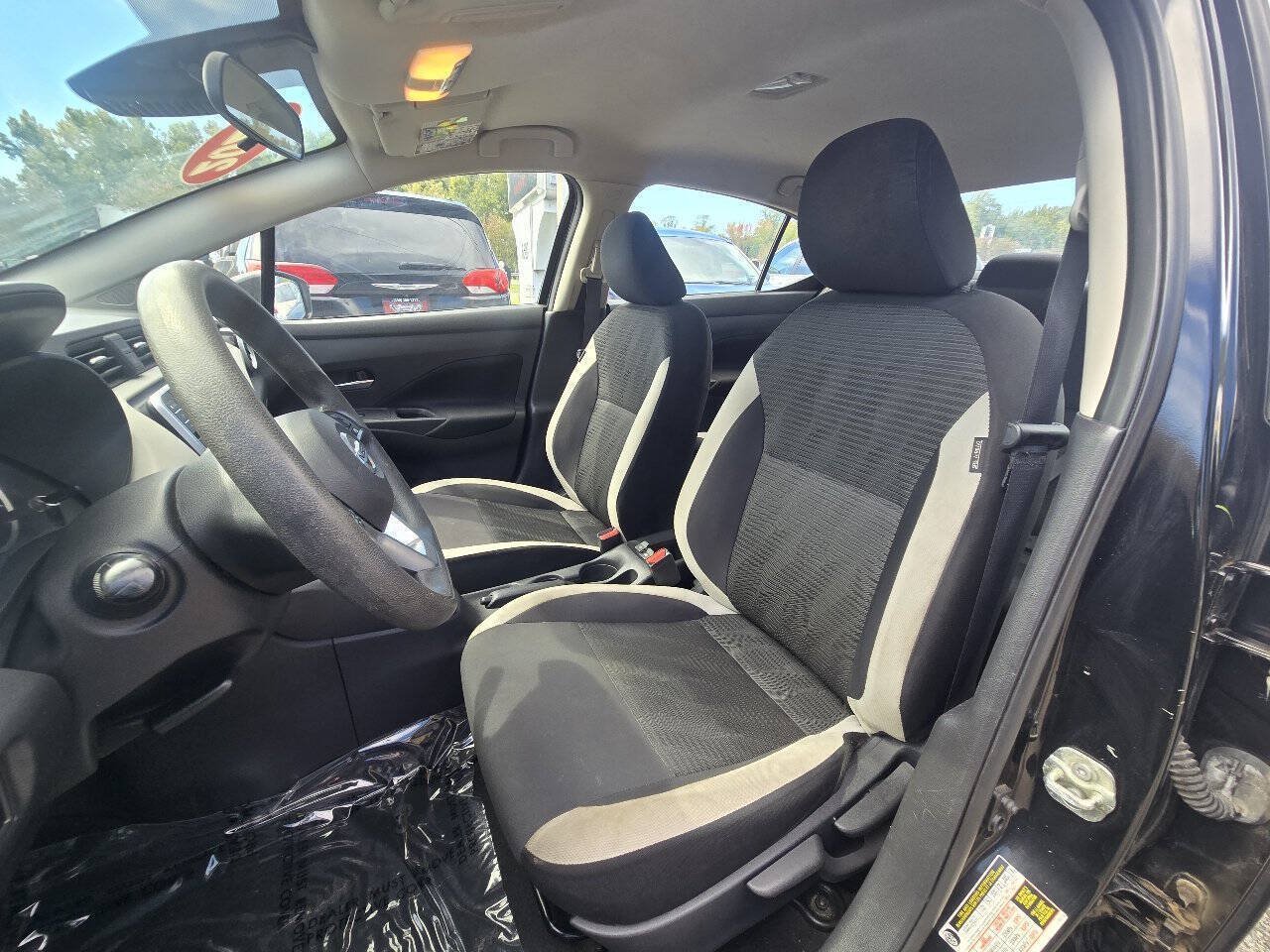 Used 2021 Nissan Versa SV FWD image 18
