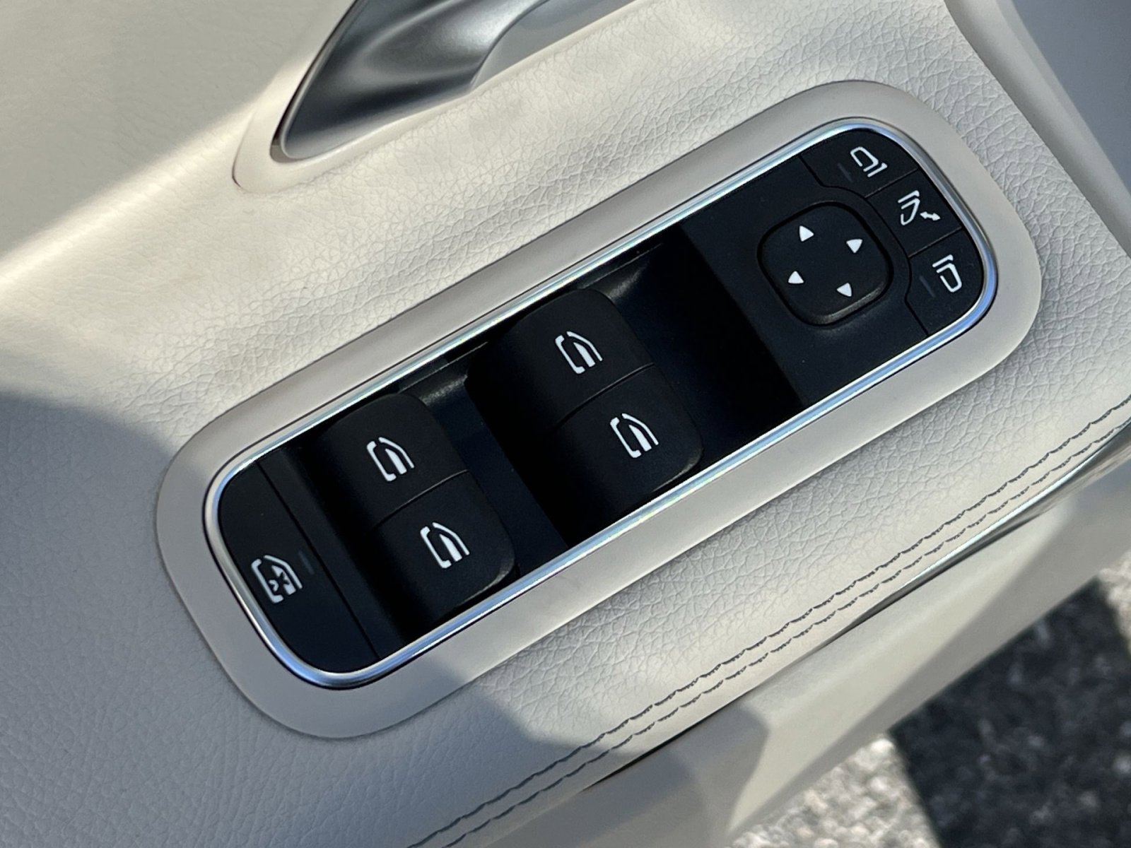 New 2025 Mercedes-Benz CLA 250 4MATIC image 13